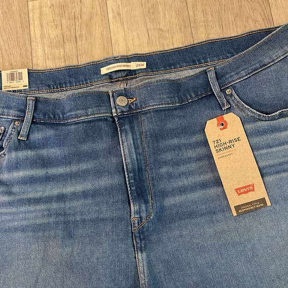 Levi’s high rise skinny NWT plus 26w jeans distressed - Picture 4 of 5